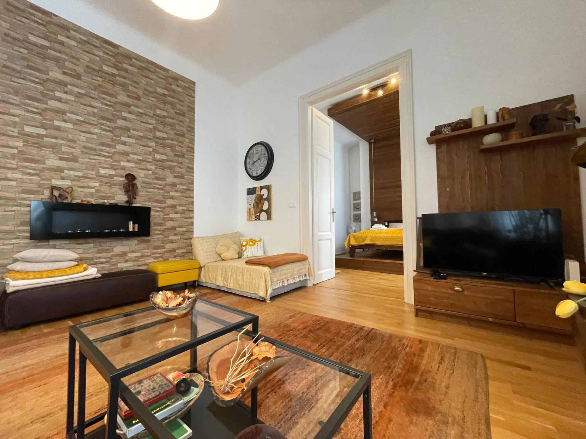Amber Pearl Apartment 2 Rooms And 2 Bathrooms At Kalvin Square 부다페스트 외부 사진