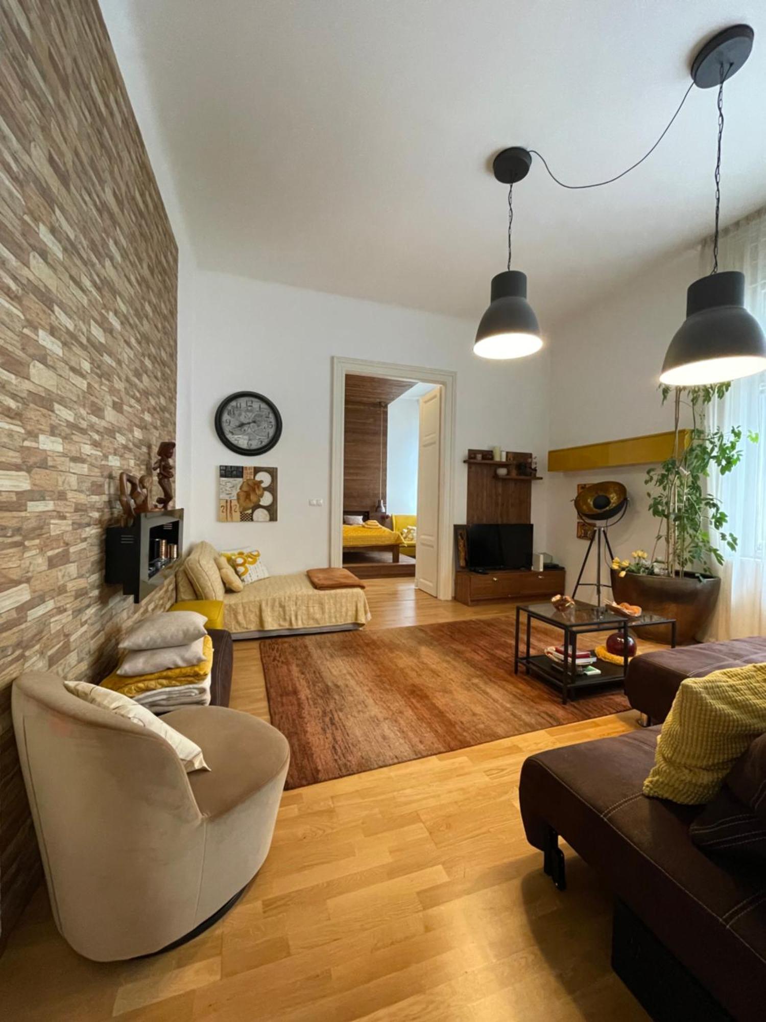 Amber Pearl Apartment 2 Rooms And 2 Bathrooms At Kalvin Square 부다페스트 외부 사진